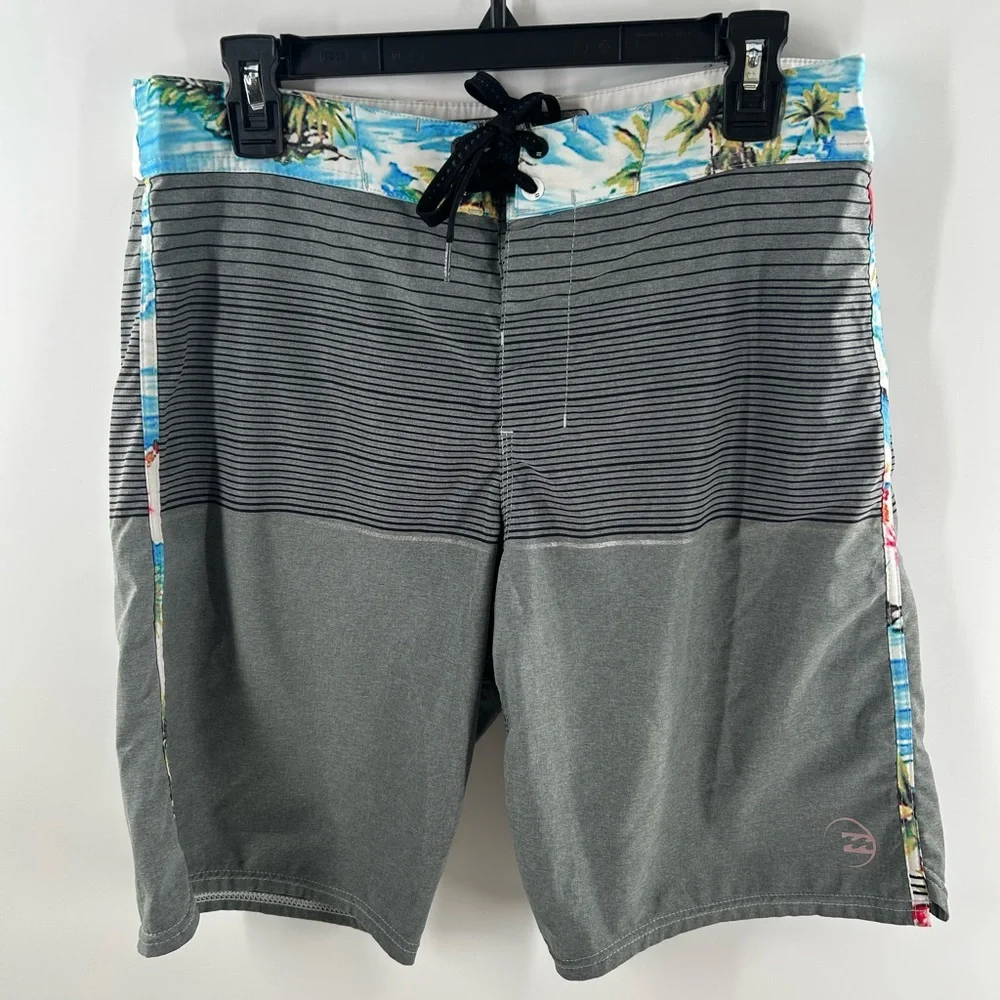 BillaBong Men's Gray Stripe Boardshorts with Tropical Waistband‎ Size 32